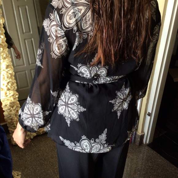 Ann Taylor blouse - Picture 4 of 6